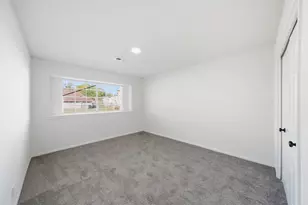 7230 Bayou Forest Dr, Houston, TX 77088 - Photo 23