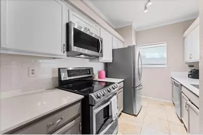 17557 Red Oak Dr Drive #7557, Houston, TX 77090 - Photo 15