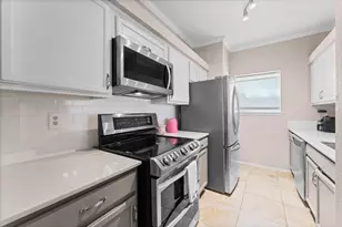 17557 Red Oak Dr Dr, Houston, TX 77090 - Photo 15