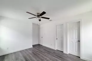 8122 Sterlingshire St, Houston, TX 77078 - Photo 17