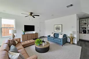 8122 Sterlingshire St, Houston, TX 77078 - Photo 3