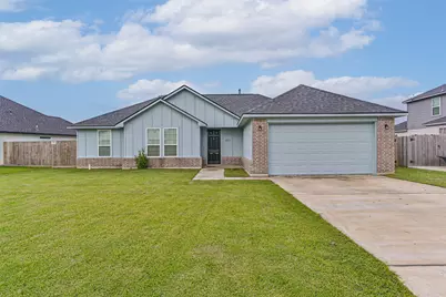 407 Green Meadows Drive, West Columbia, TX 77486 - Photo 3