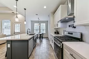 407 Green Meadows Dr, West Columbia, TX 77486 - Photo 15