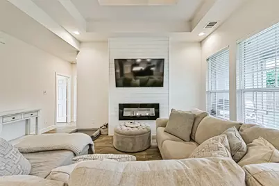 407 Green Meadows Drive, West Columbia, TX 77486 - Photo 9