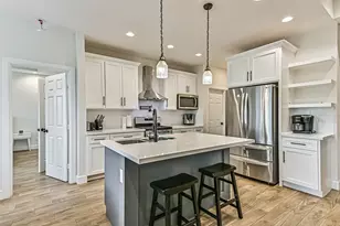 407 Green Meadows Dr, West Columbia, TX 77486 - Photo 13