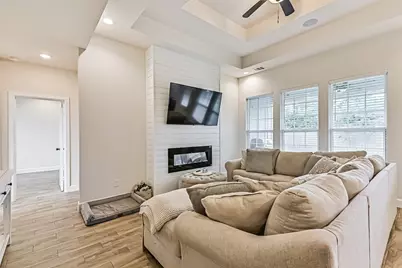 407 Green Meadows Drive, West Columbia, TX 77486 - Photo 7