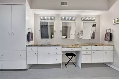 43 Legend Lane, Houston, TX 77024 - Photo 21