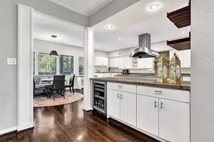 43 Legend Ln, Houston, TX 77024 - Photo 11