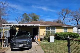 121 Norview Dr, Houston, TX 77022 - Photo 1