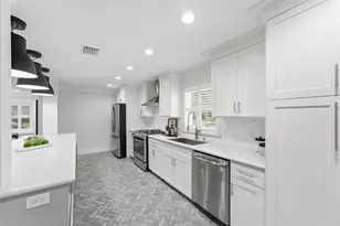 4701 Hummingbird St, Houston, TX 77035 - Photo 9