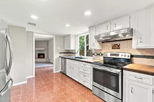15706 Cavendish Dr, Houston, TX 77059 - Photo 3