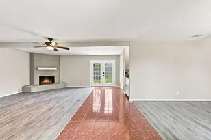 15706 Cavendish Dr, Houston, TX 77059 - Photo 11