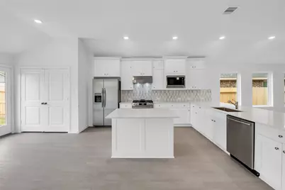 207 Yellow Rosewood Lane, New Caney, TX 77357 - Photo 5