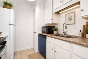 10047 Westpark Dr, Houston, TX 77042 - Photo 11