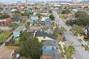 1207 32nd St, Galveston, TX 77550 - Photo 25
