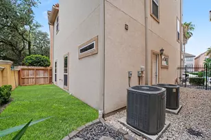 7147 Windwater Lagoon, Houston, TX 77036 - Photo 29