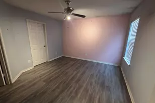 9811 Garnet Falls Dr, Rosharon, TX 77583 - Photo 9