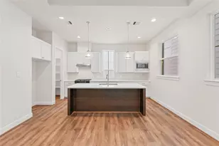 2706 Grand Fountains Dr, Houston, TX 77054 - Photo 9