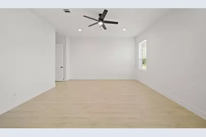 328 Louvenia Court, Pinehurst, TX 77362 - Photo 11