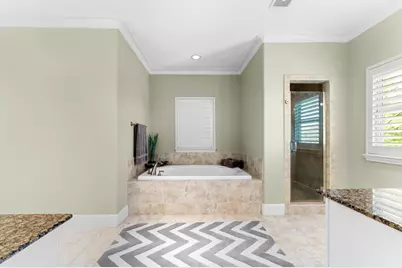 18 Laurelwood Drive, Houston, TX 77058 - Photo 21