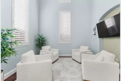 18 Laurelwood Drive, Houston, TX 77058 - Photo 9