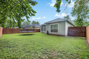 1116 Washington St, Columbus, TX 78934 - Photo 3