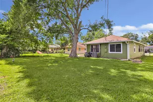 708 N Circle Dr, Baytown, TX 77520 - Photo 5