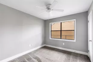 708 N Circle Dr, Baytown, TX 77520 - Photo 23
