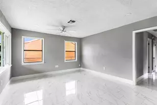 708 N Circle Dr, Baytown, TX 77520 - Photo 11