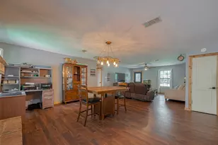 109 Fox Hollow St, Baytown, TX 77521 - Photo 11