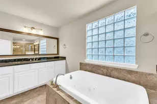 1119 W 26th St, Houston, TX 77008 - Photo 17