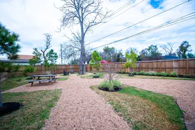 7611 Victory Reserve Street, Houston, TX 77088 - Photo 11
