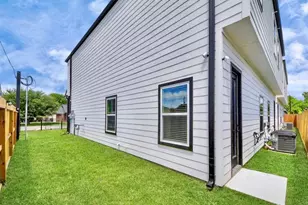 8665 Duane St, Houston, TX 77051 - Photo 11