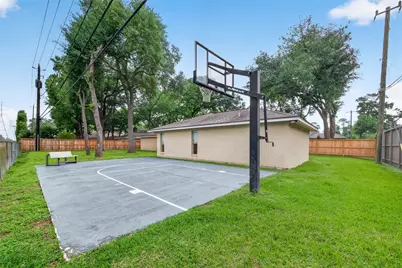 341 W Gaywood Drive, Houston, TX 77079 - Photo 39