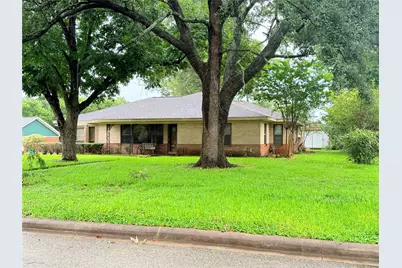504 Dwinnell Street, Baytown, TX 77520 - Photo 1