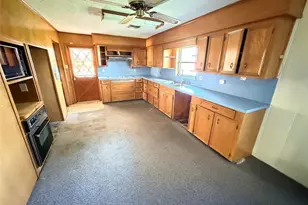 504 Dwinnell St, Baytown, TX 77520 - Photo 7