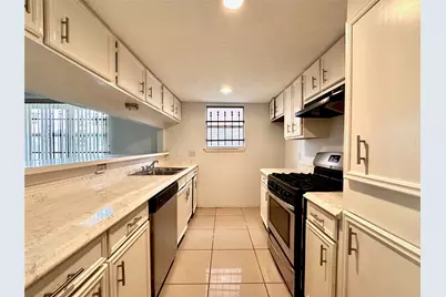 8610 Valley Meadow Drive, Houston, TX 77078 - Photo 5