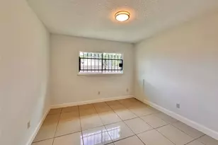 8610 Valley Meadow Dr, Houston, TX 77078 - Photo 17