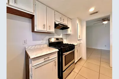 8610 Valley Meadow Drive, Houston, TX 77078 - Photo 7