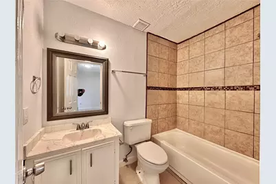 8610 Valley Meadow Drive, Houston, TX 77078 - Photo 15