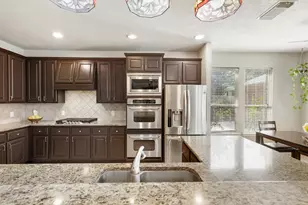 14 N Bardsbrook Cir, The Woodlands, TX 77382 - Photo 19