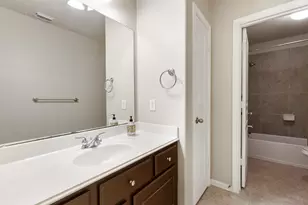 14 N Bardsbrook Cir, The Woodlands, TX 77382 - Photo 37