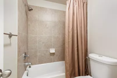 14 N Bardsbrook Circle, The Woodlands, TX 77382 - Photo 41