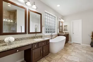 14 N Bardsbrook Cir, The Woodlands, TX 77382 - Photo 27