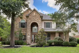 14 N Bardsbrook Cir, The Woodlands, TX 77382 - Photo 1