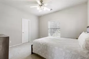 14 N Bardsbrook Cir, The Woodlands, TX 77382 - Photo 35
