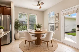 14 N Bardsbrook Cir, The Woodlands, TX 77382 - Photo 17