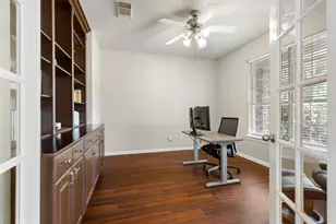 14 N Bardsbrook Cir, The Woodlands, TX 77382 - Photo 5
