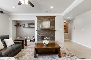 14 N Bardsbrook Cir, The Woodlands, TX 77382 - Photo 15