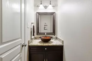 14 N Bardsbrook Cir, The Woodlands, TX 77382 - Photo 23